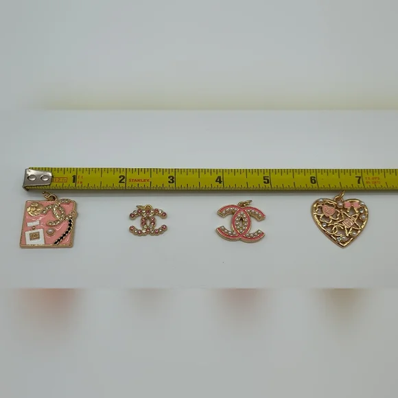 CHANEL Y2K Charm Collection Gold Tone Enamel CC Logo Pendant Charm Pull - Picture 2 of 7